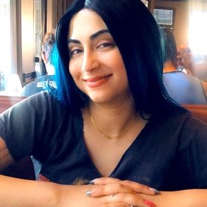 Meet your Posher, Neda